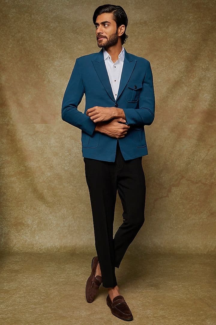 https://backend.antailors.com/wp-content/uploads/2025/05/4290df22f14839bc6fa16f78adfb616e.jpg